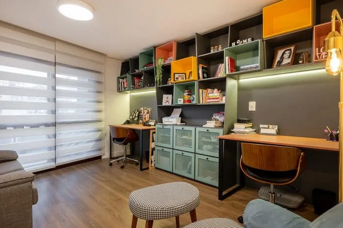 Home Office Estiloso com Cantinho do Café