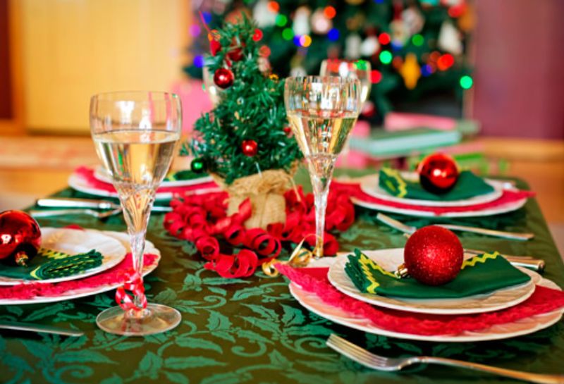 ideias de decoração arranjo de mesa temático de natal na sala